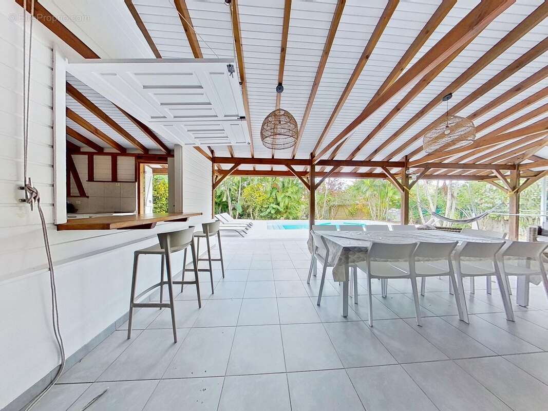 LES TROIS ILETS VILLA P6 bis -165 m² Hab / - Terrain de 986 m² - Piscine - Plain pied - A Vendre Martinique (972) - photo 3