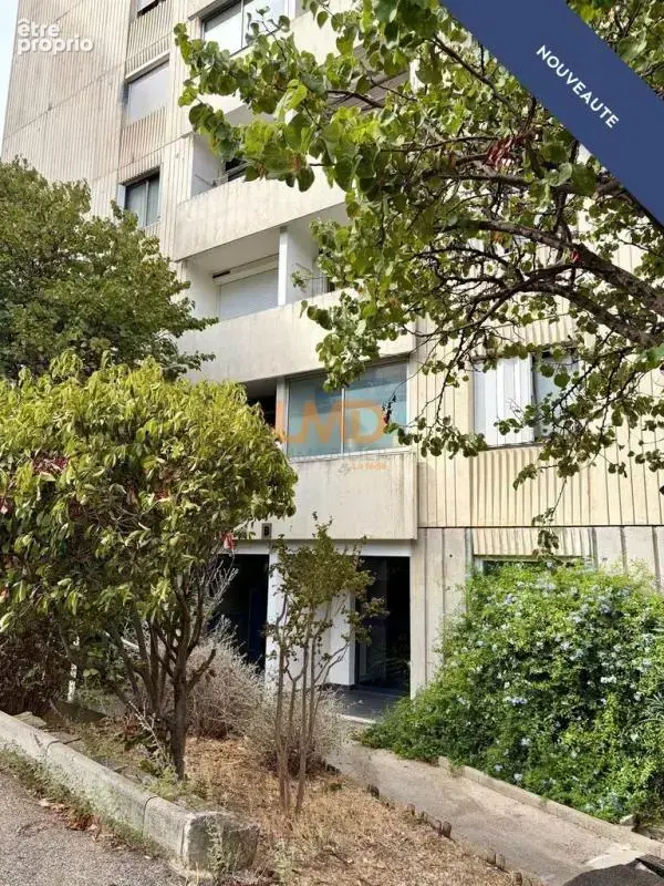 Nîmes - Joli 3 pièces rénové, ascenseur, parking - photo 23