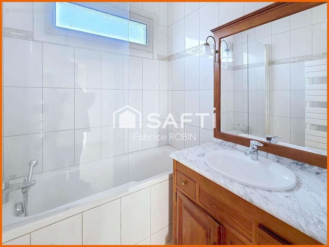 Photo 4 - Maison à ESTISSAC