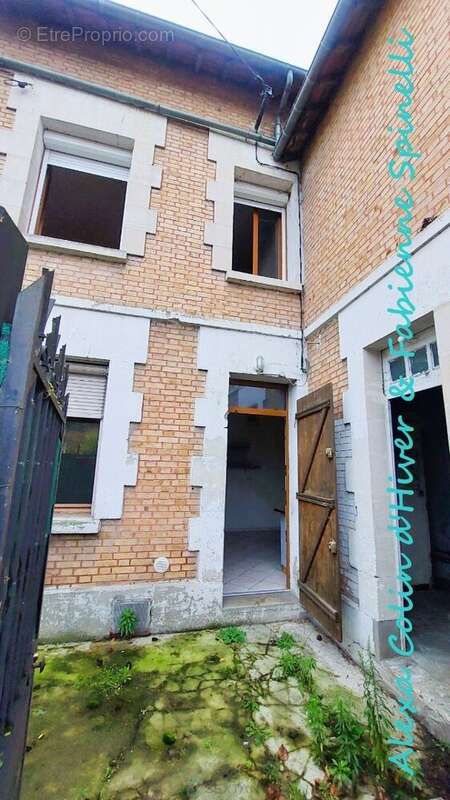 Maison à VAILLY-SUR-AISNE