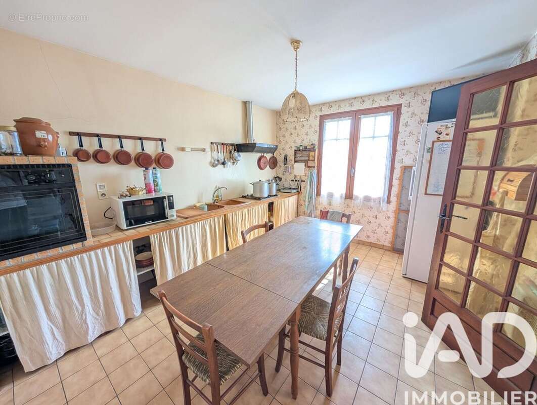 Maison 110 m² à Bouresse  - photo 3