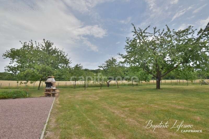 Maison familiale 8 pièces à JARZÉ - 170 m² - Terrain 4330 m² - photo 16