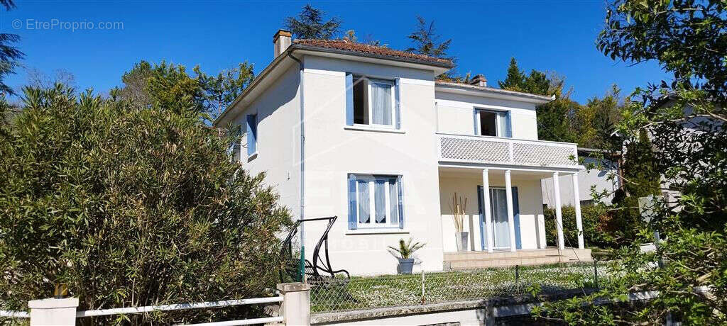 Maison à PORT-SAINTE-MARIE