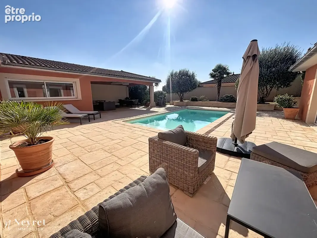 RARE - CHARLY - Maison familiale 5 Chambres de 201 m2 avec piscine chauffée   Charly, Lotissement Tabéllio - photo 23