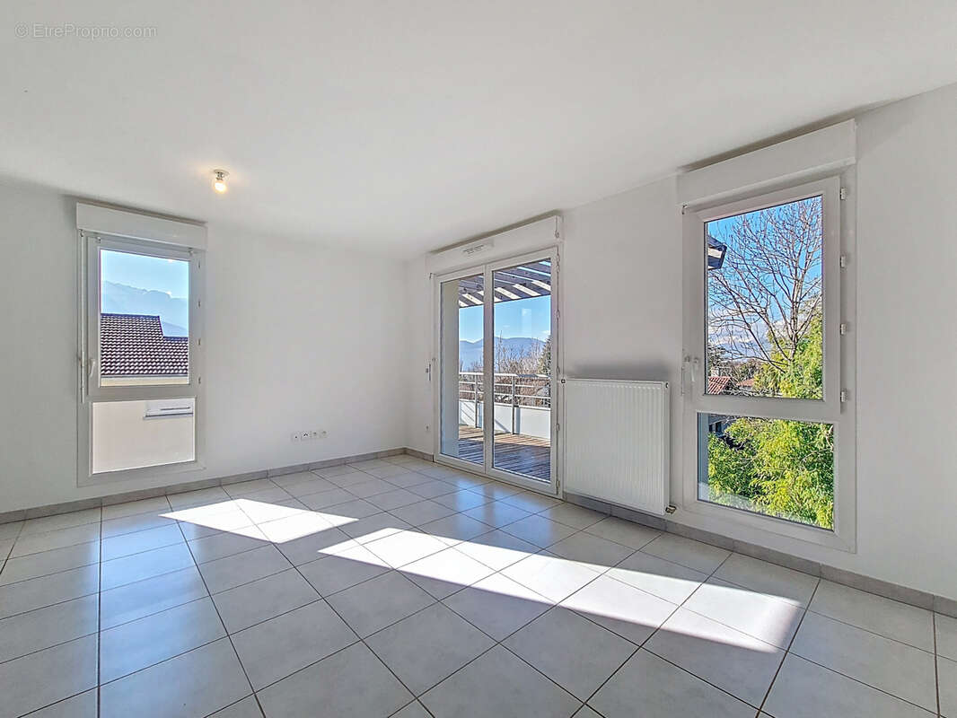 Appartement à SAINT-ISMIER