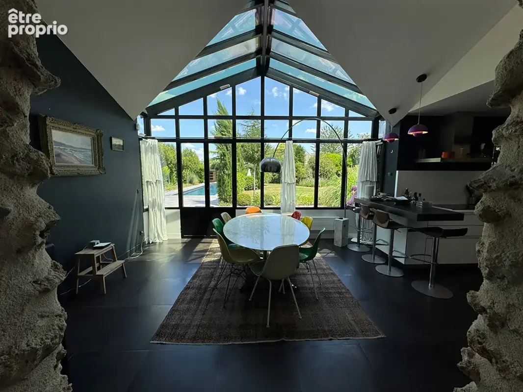 Exceptionnelle  maison ancienne entièrement rénovée avec piscine chauffée  5'  Montfort L' Amaury 251 m2 - photo 6