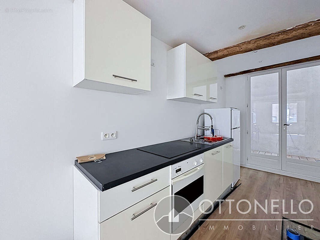 Appartement à ROQUEBRUNE-SUR-ARGENS