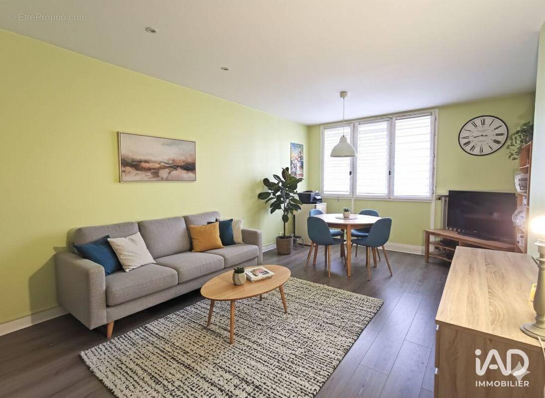 Photo 1 - Commerce à AMIENS