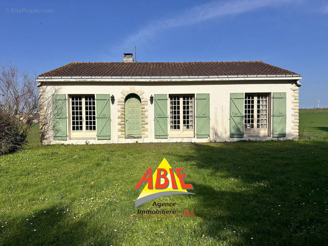 Photo 1 - Maison à BENET