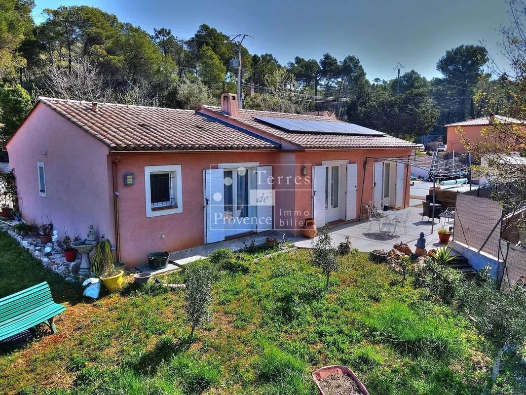 Maison à VILLECROZE