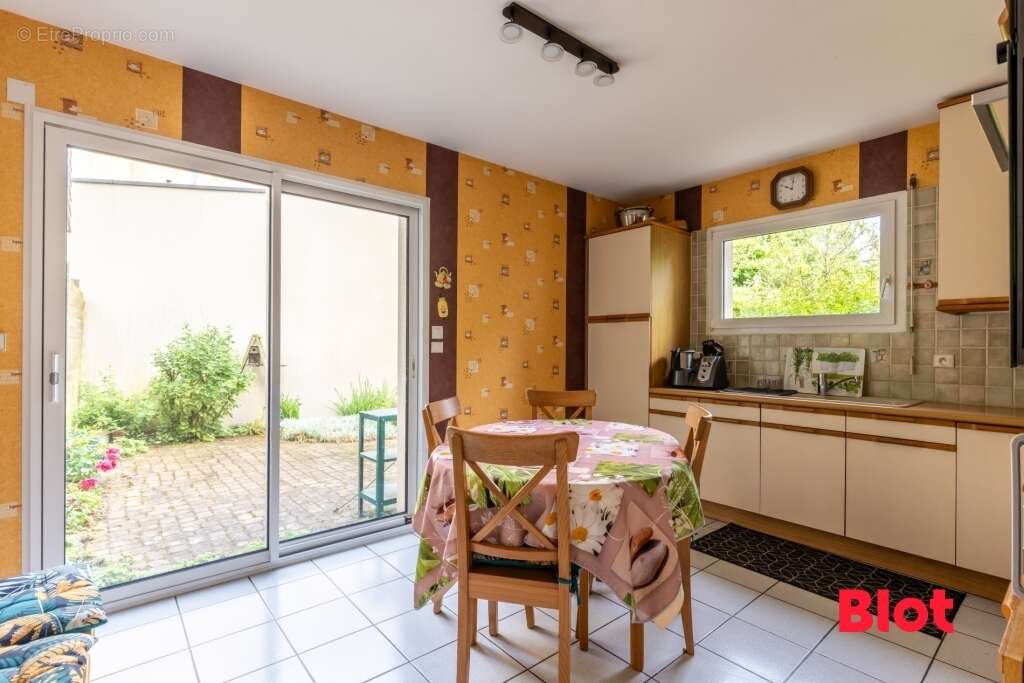 Maison à VEZIN-LE-COQUET