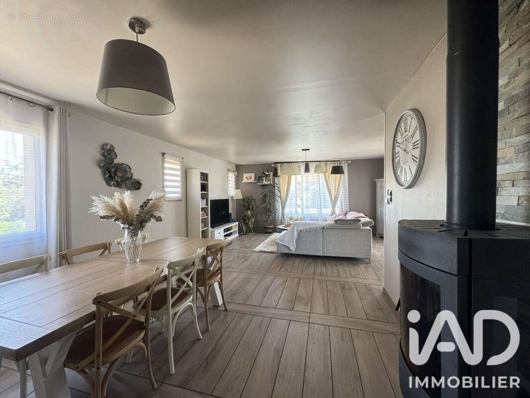 Maison 180 m² à Saint-Vallier  - photo 4