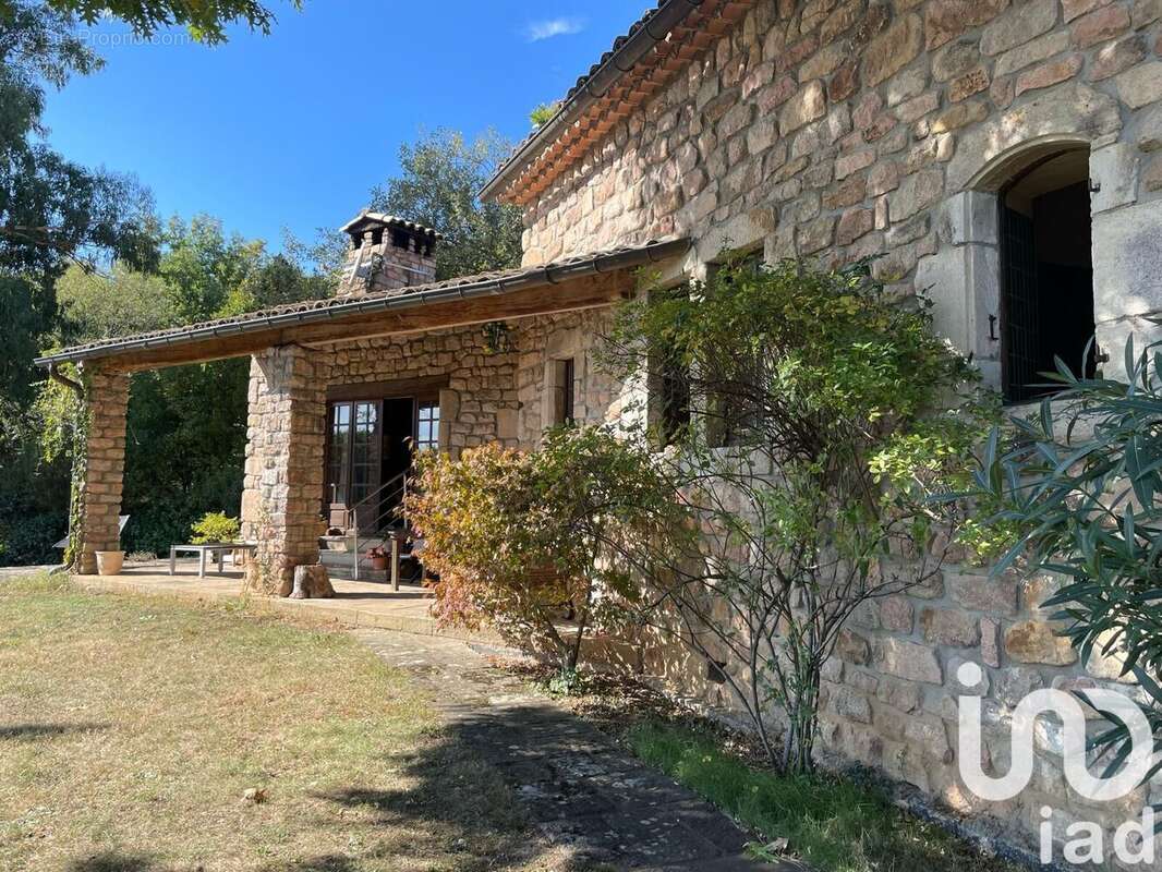 Photo 2 - Maison à SAINT-ETIENNE-DE-FONTBELLON