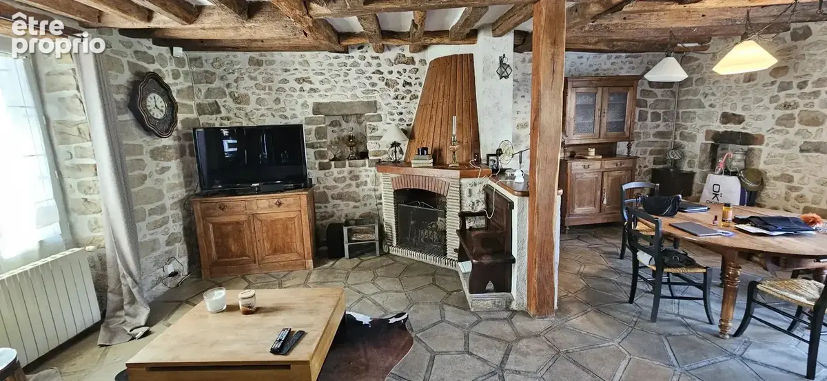 Authentique maison en pierres de 158 m² avec jardin et garage - photo 5
