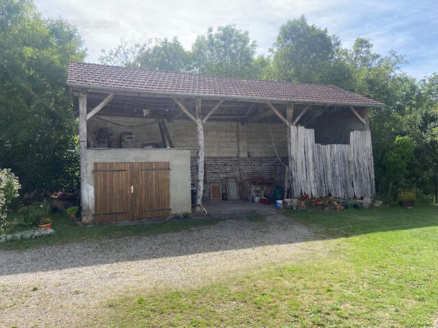 Maison à MARINGUES