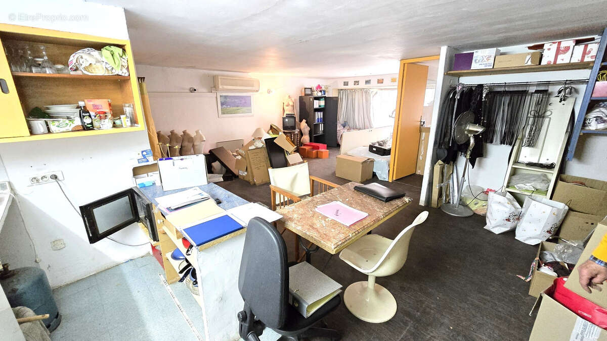 Droit au bail d'un local de 200 m2 dans rue pietonne principale - photo 3