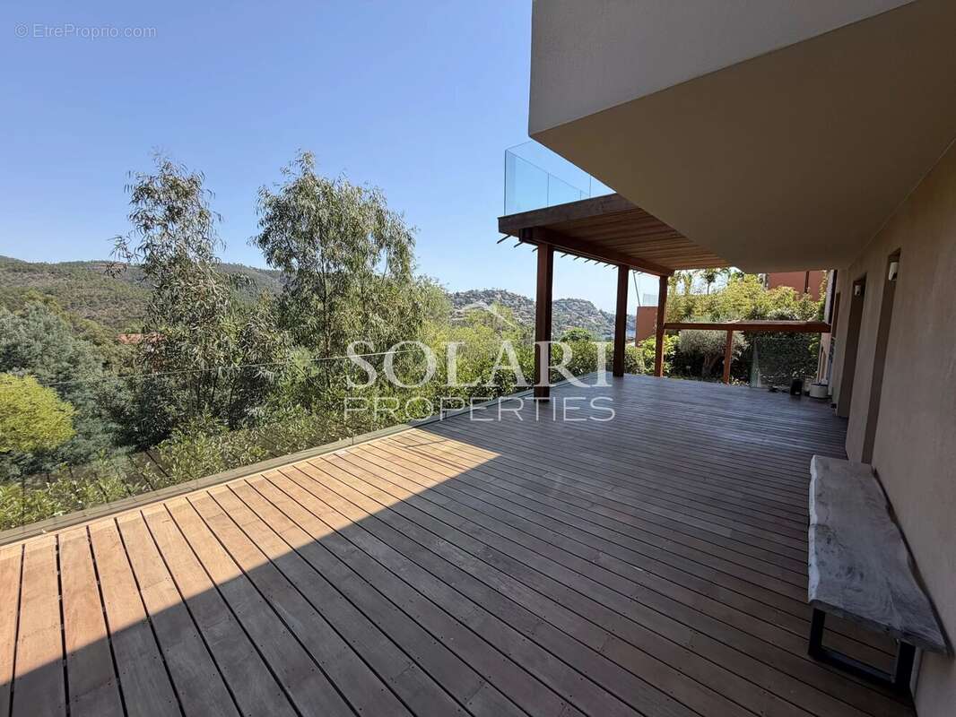 Villa contemporaine avec vue mer à Théoule - photo 10