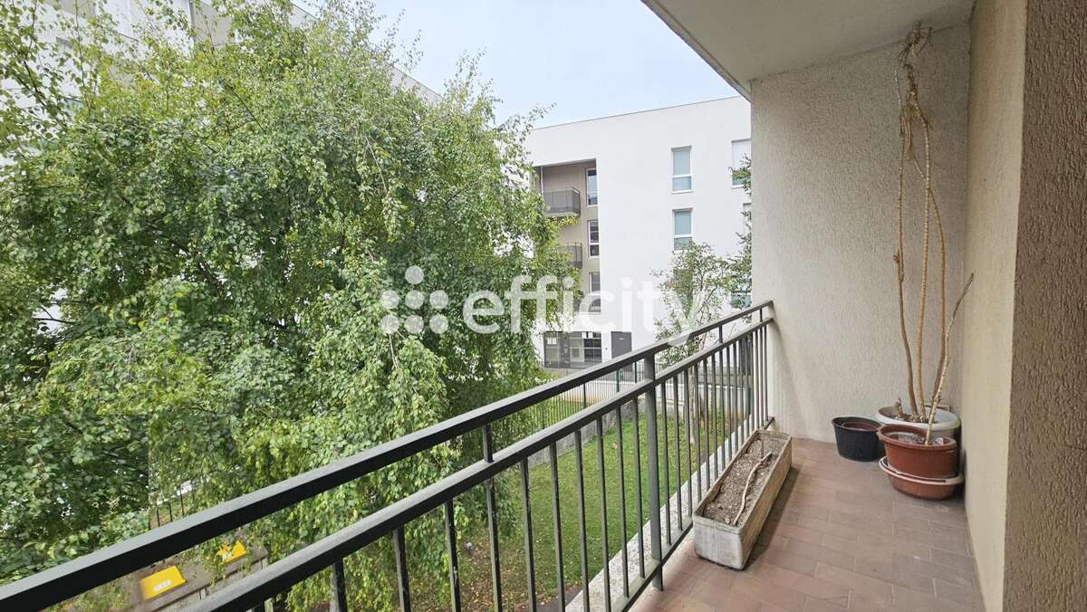 Appartement à FRESNES