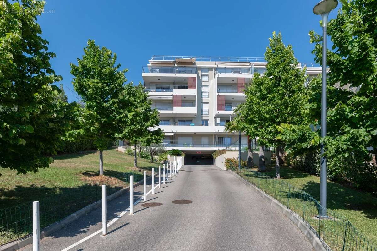 NICE OUEST – Résidence récente avec piscine – Vue mer panoramique - photo 2