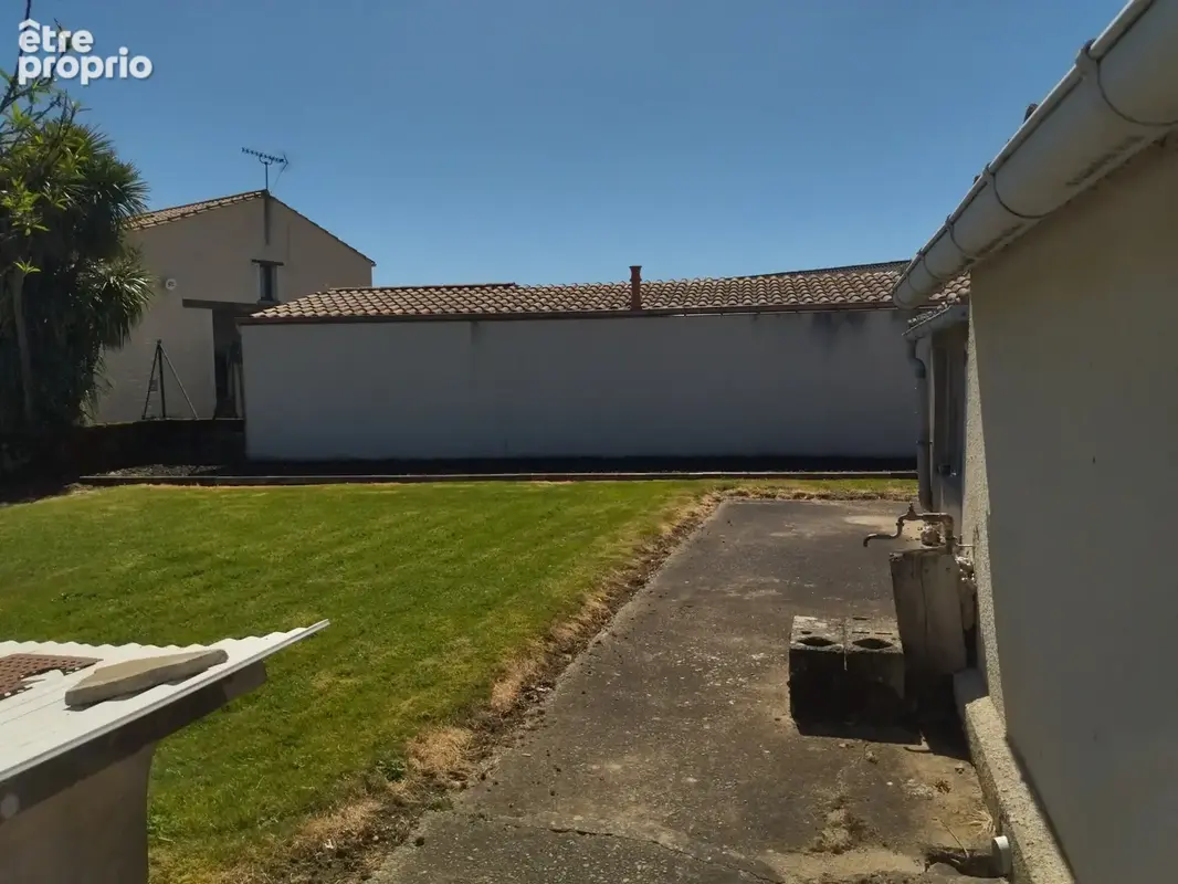 Maison familiale avec dépendances et terrain - photo 14