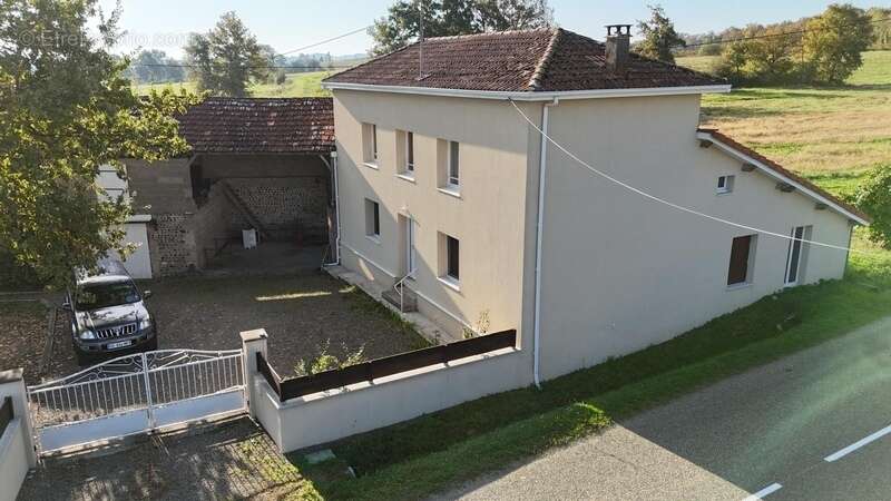 Maison à SAINT-MONT
