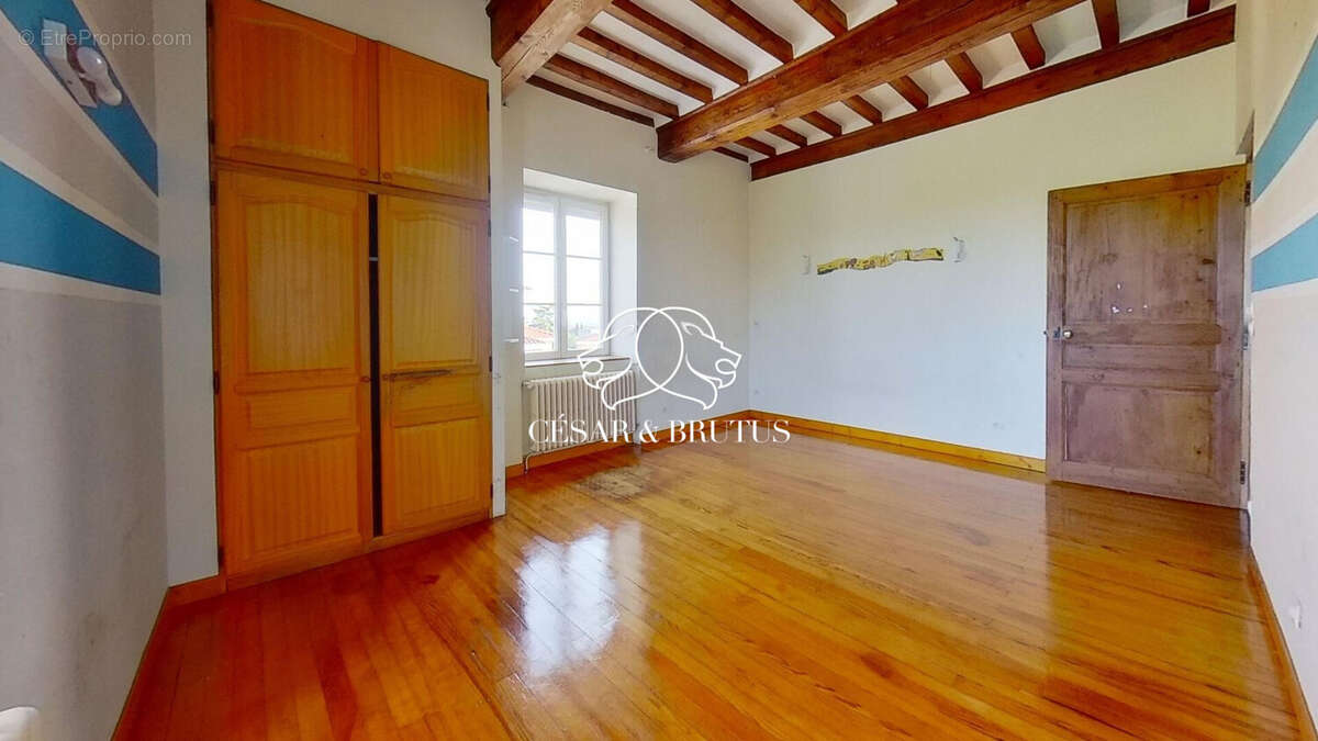 Maison à GREZIEU-LA-VARENNE