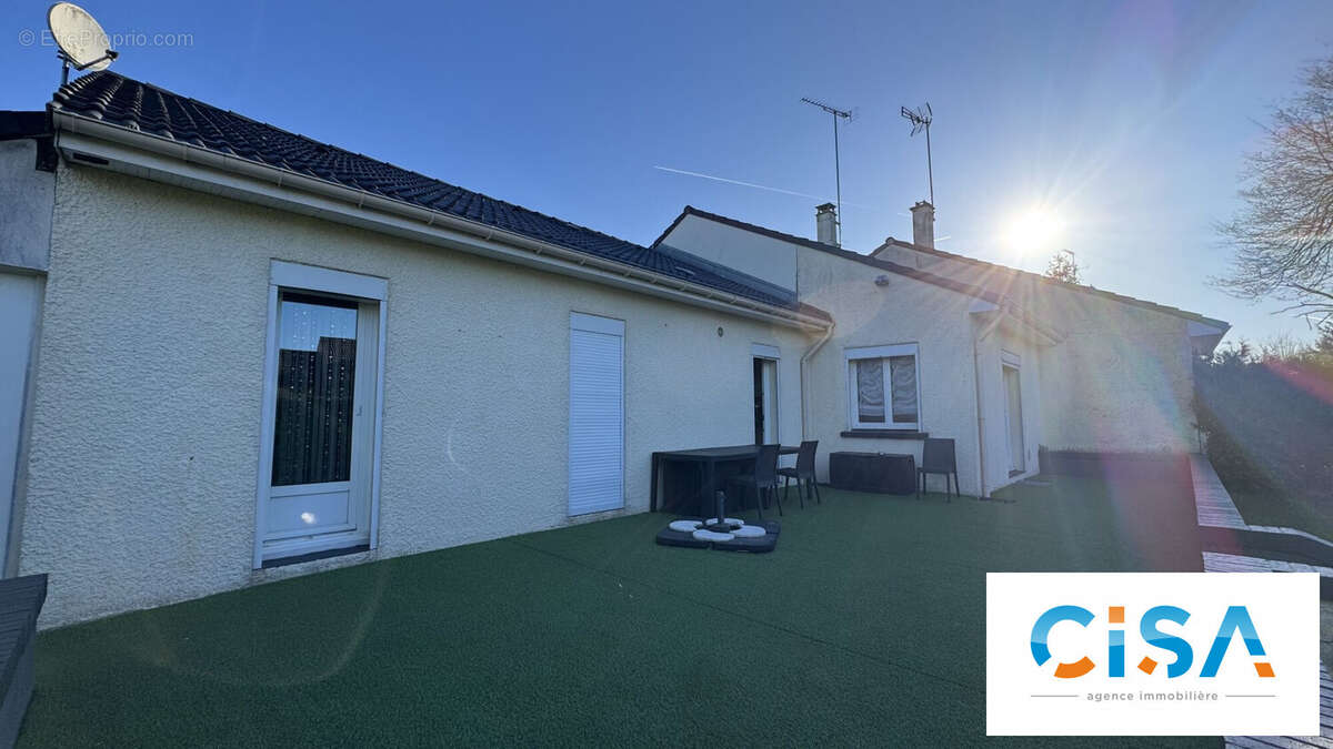 Maison à LACROIX-SAINT-OUEN