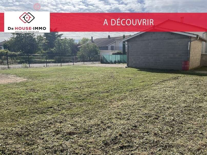 Terrain à BOURG-SAINT-CHRISTOPHE