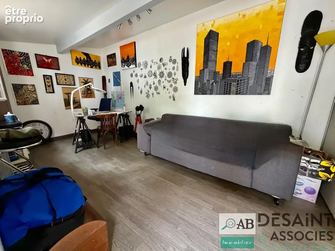 A vendre à Lagny sur Marne propriété de caractère quartier Saint Laurent. - photo 4