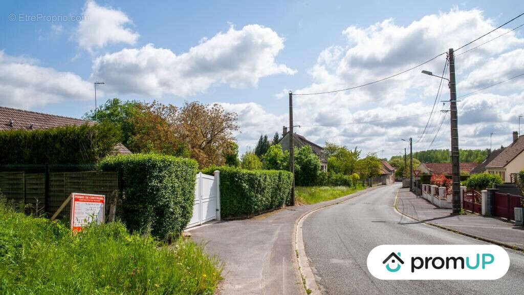 Terrain à CHIRY-OURSCAMP