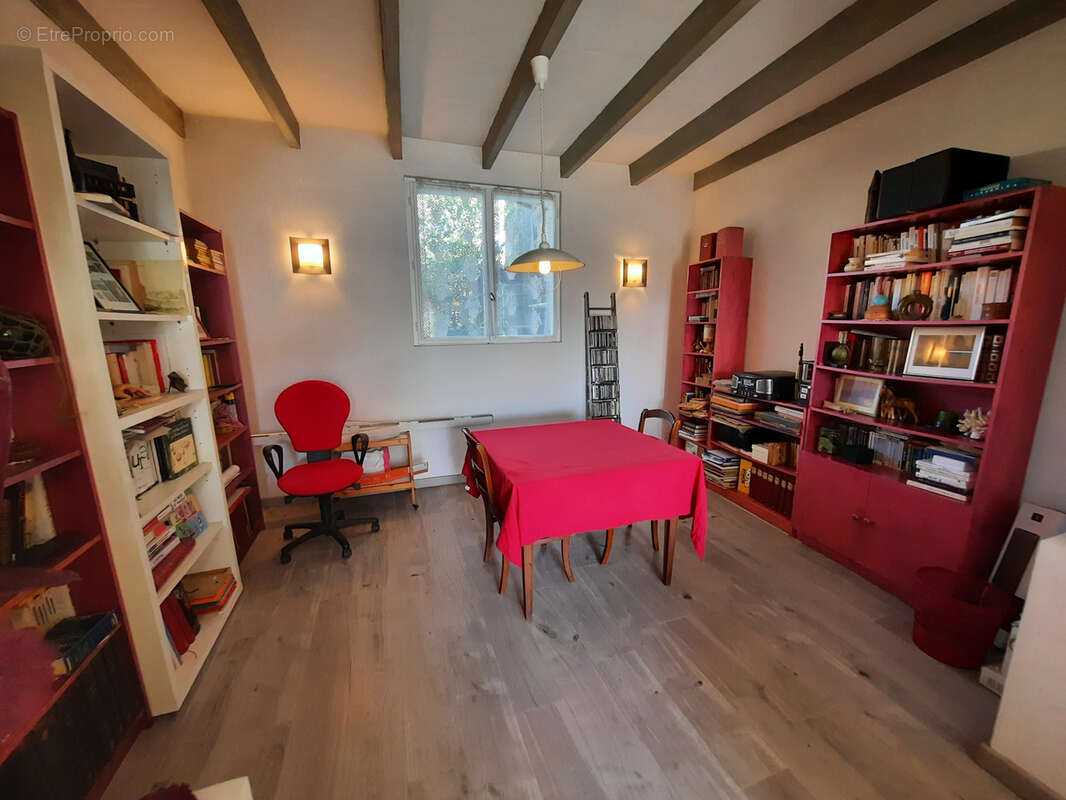 Maison de bourg 193 m2 + dépendance et jardin - photo 3