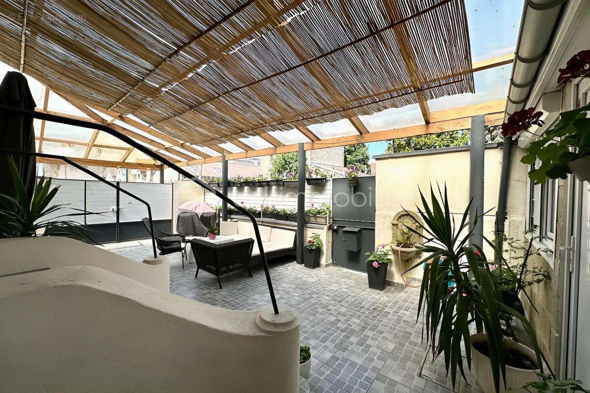 Maison en pierre 114 m² - dépendance de 100 m² louée – Revenu locatif - Centre ville - photo 4