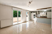 Appartement à PRINGY