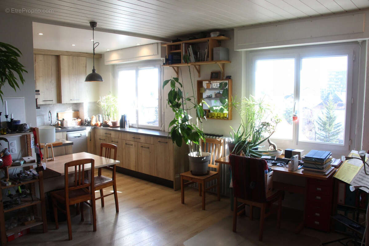 Appartement à AMBILLY