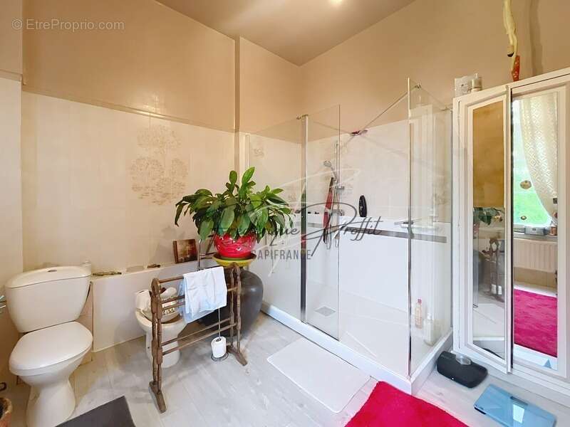 Maison à SAINT-REMY-EN-L&#039;EAU