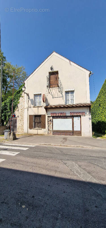 Commerce à JOSSIGNY