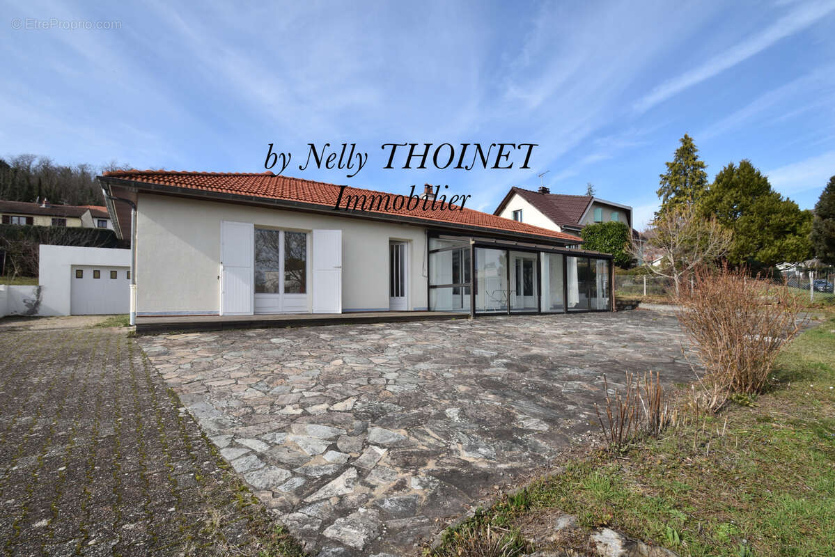 Maison à LA ROCHE-BLANCHE