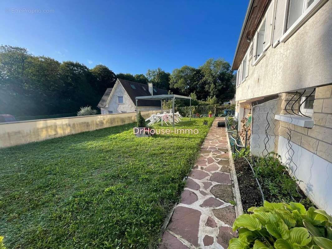 Maison 127 m² à Auffreville-Brasseuil  - photo 22