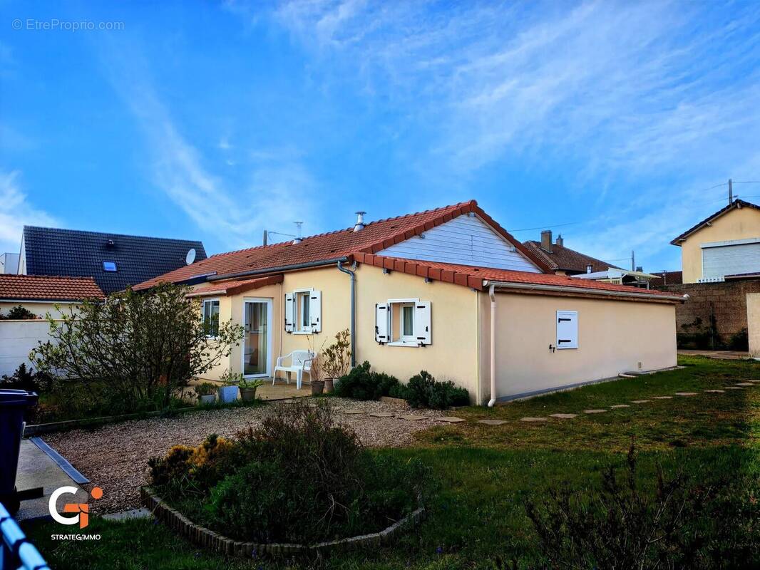 Maison à SAINT-ETIENNE-DU-ROUVRAY