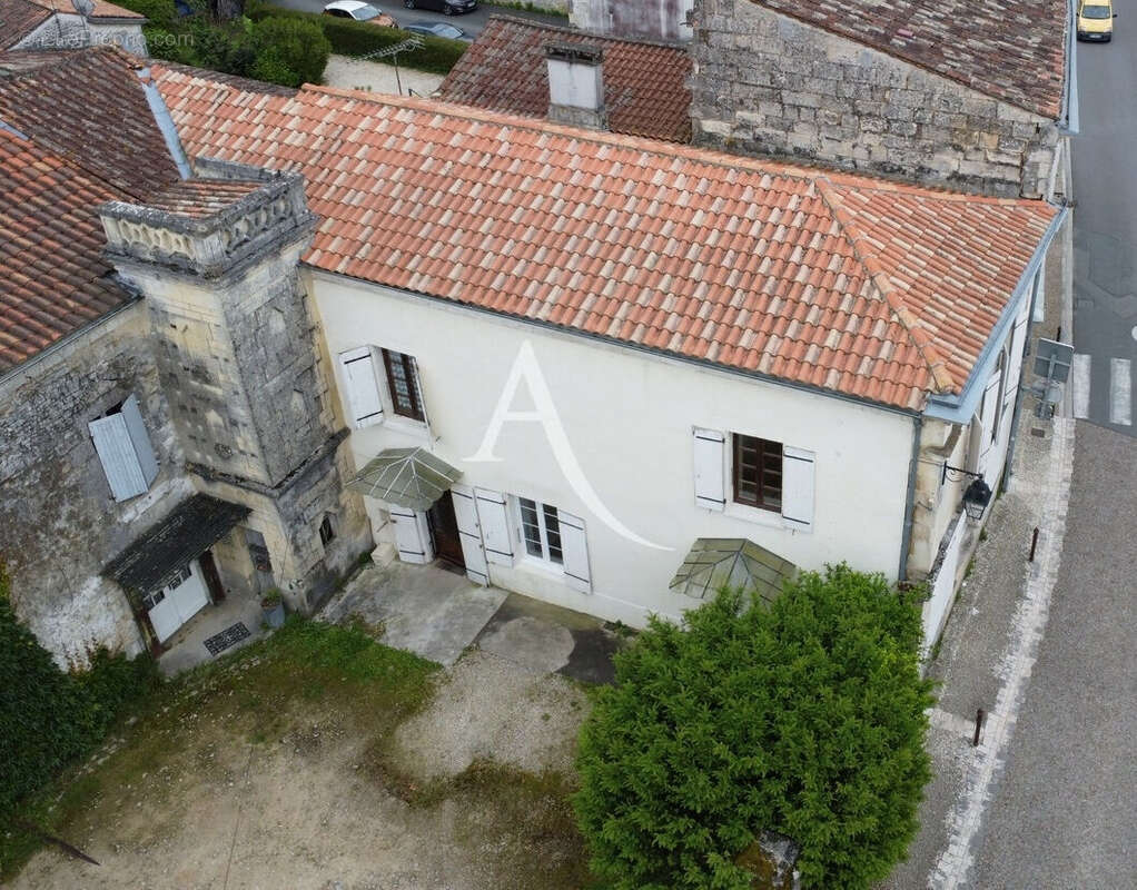 Maison Pons 8 pièce(s) 220 m2 - photo 2