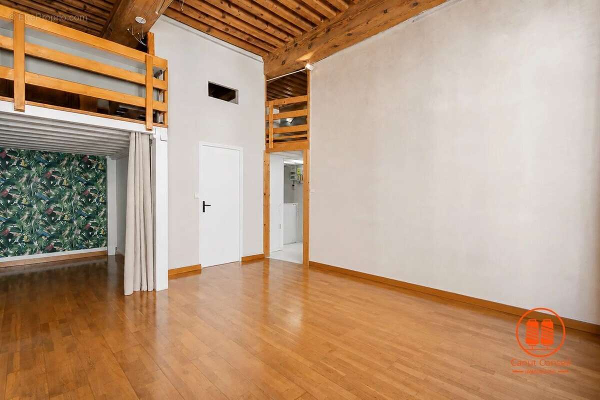 T3 avec cachet de 68 m² (1 chambre + 1 alcôve) - photo 2