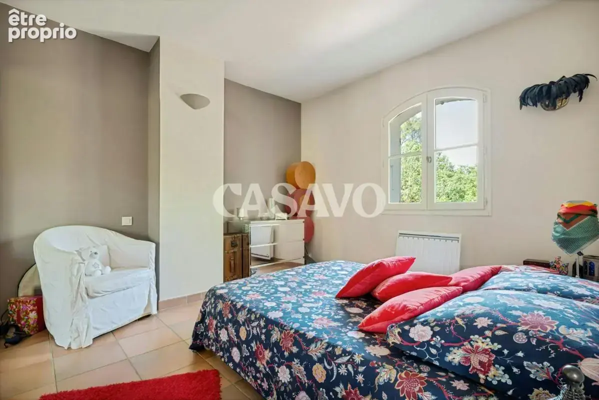 Vente Maison 7 pièces de 240m² - 13100 Saint-Marc-Jaumegarde - photo 16