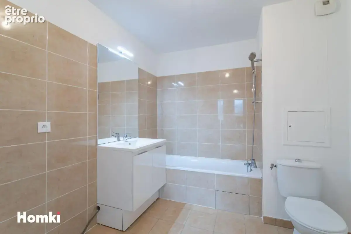 Appartement T2 de 39 m² à Annemasse 74100, Rue du Petit Malbrande - photo 10