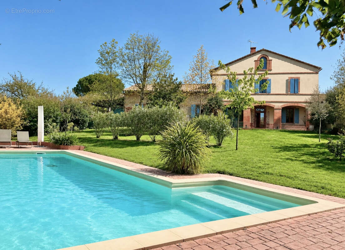 HAUTE-GARONNE - près de Toulouse - Manoir du XVIIe siècle avec maison d'amis, piscine et potentiel de revenus . - photo 2
