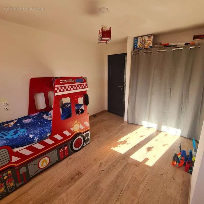 Maison à SAINT-CEZAIRE-SUR-SIAGNE