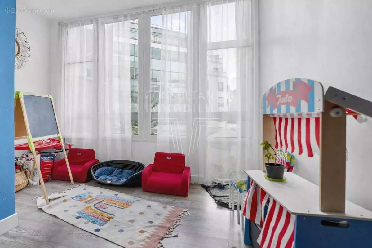Appartement à LEVALLOIS-PERRET