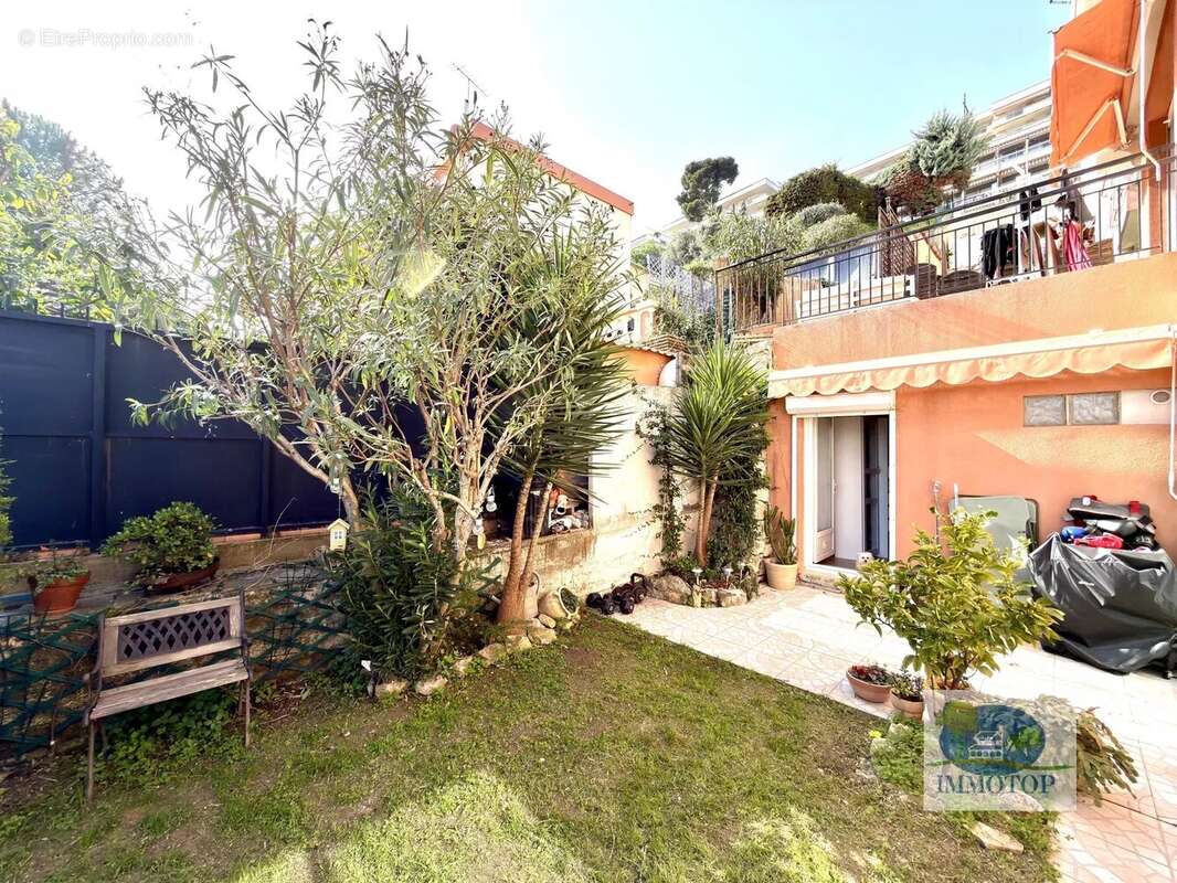 Appartement à ROQUEBRUNE-CAP-MARTIN