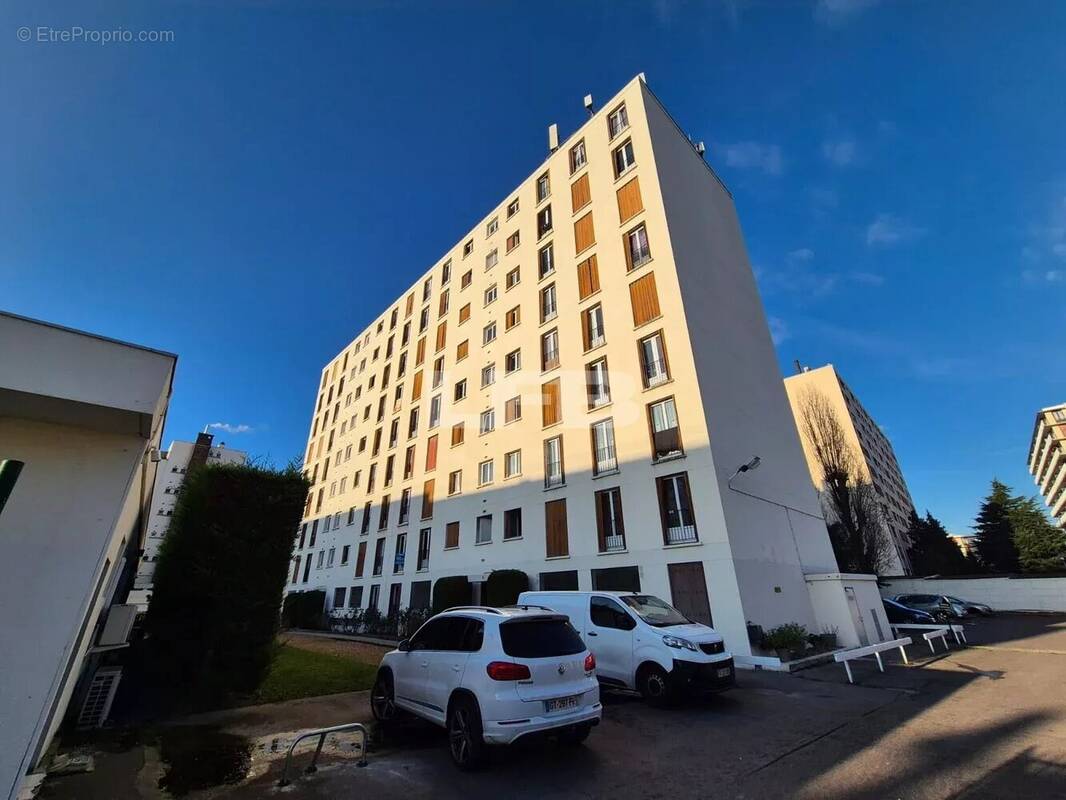 Appartement à EPINAY-SUR-SEINE