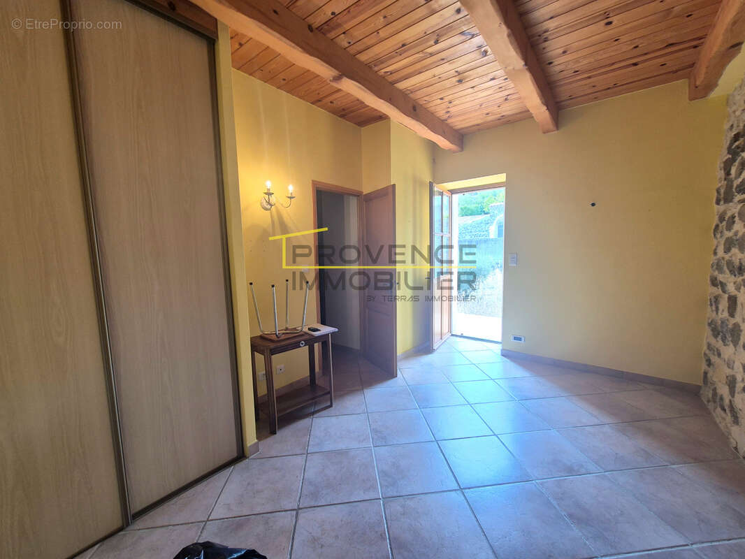 Maison à ALBA-LA-ROMAINE