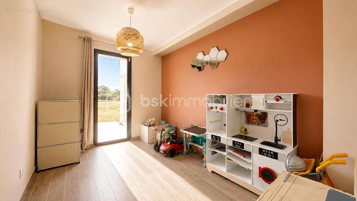 Maison contemporaine de plain-pied – 128 m² – 4 chambres – Double garage - photo 6